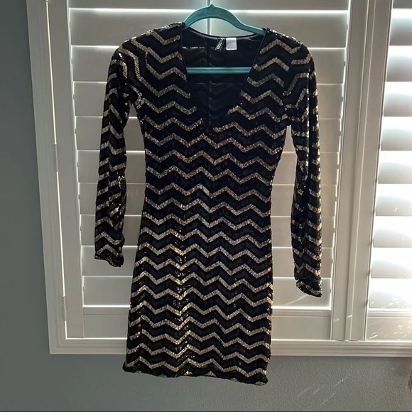 h&m gold black dress Rent Giambattista Valli X HM Collection
